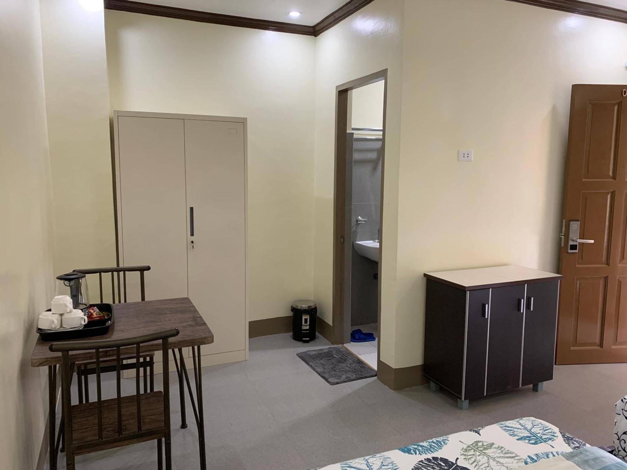 Zl Travelers Inn Batuan Zewnętrze zdjęcie