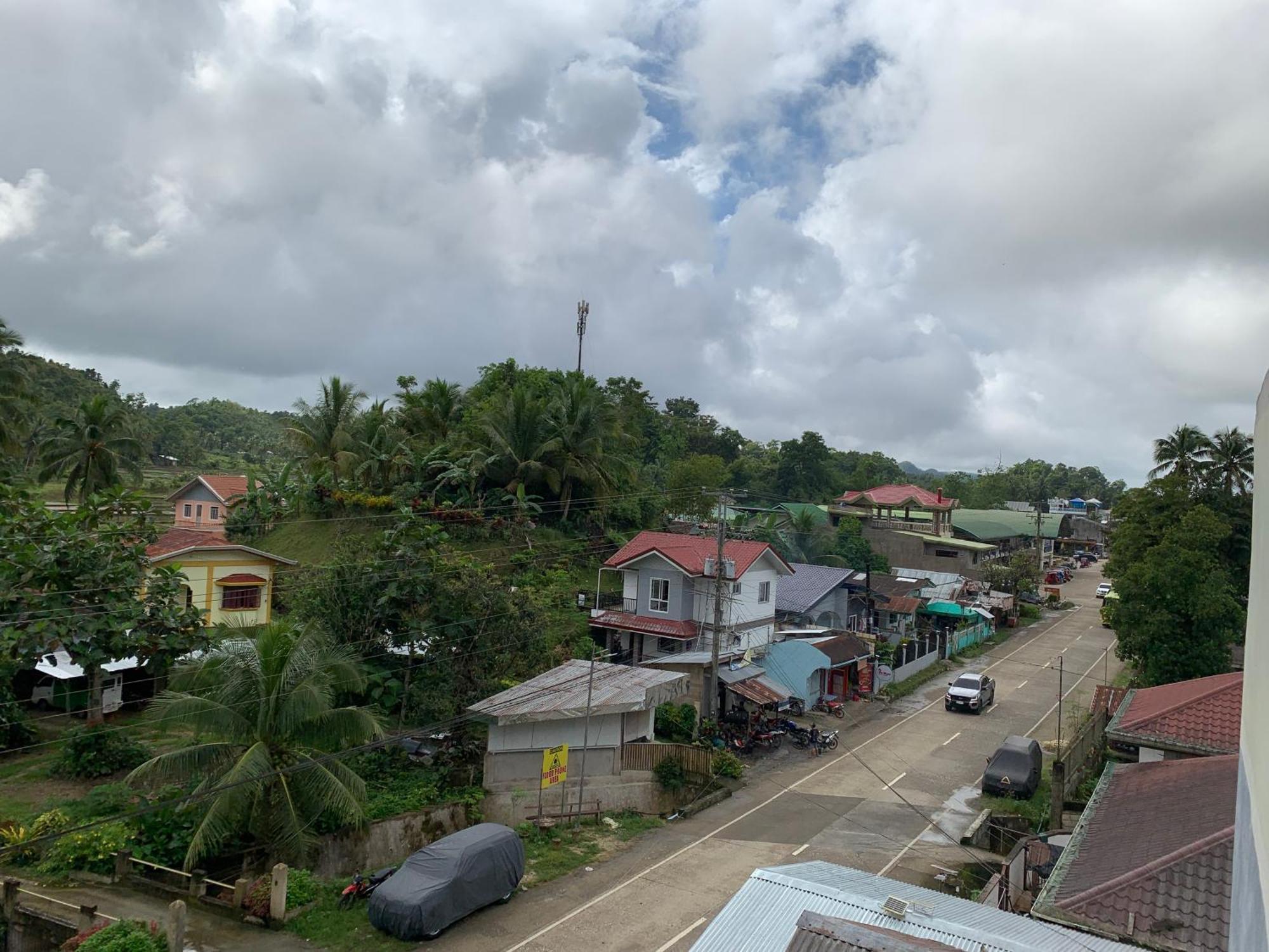 Zl Travelers Inn Batuan Zewnętrze zdjęcie