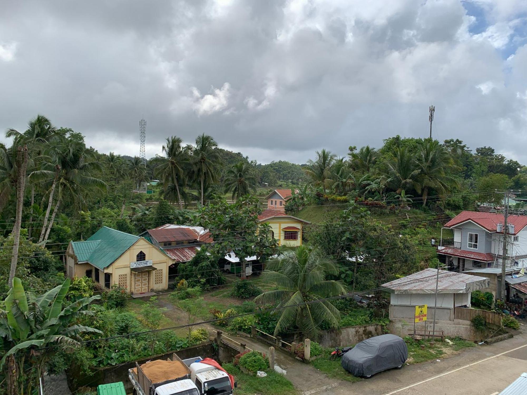 Zl Travelers Inn Batuan Zewnętrze zdjęcie