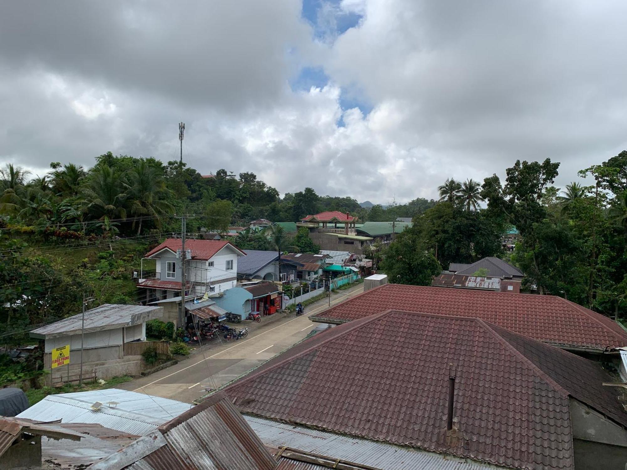 Zl Travelers Inn Batuan Zewnętrze zdjęcie