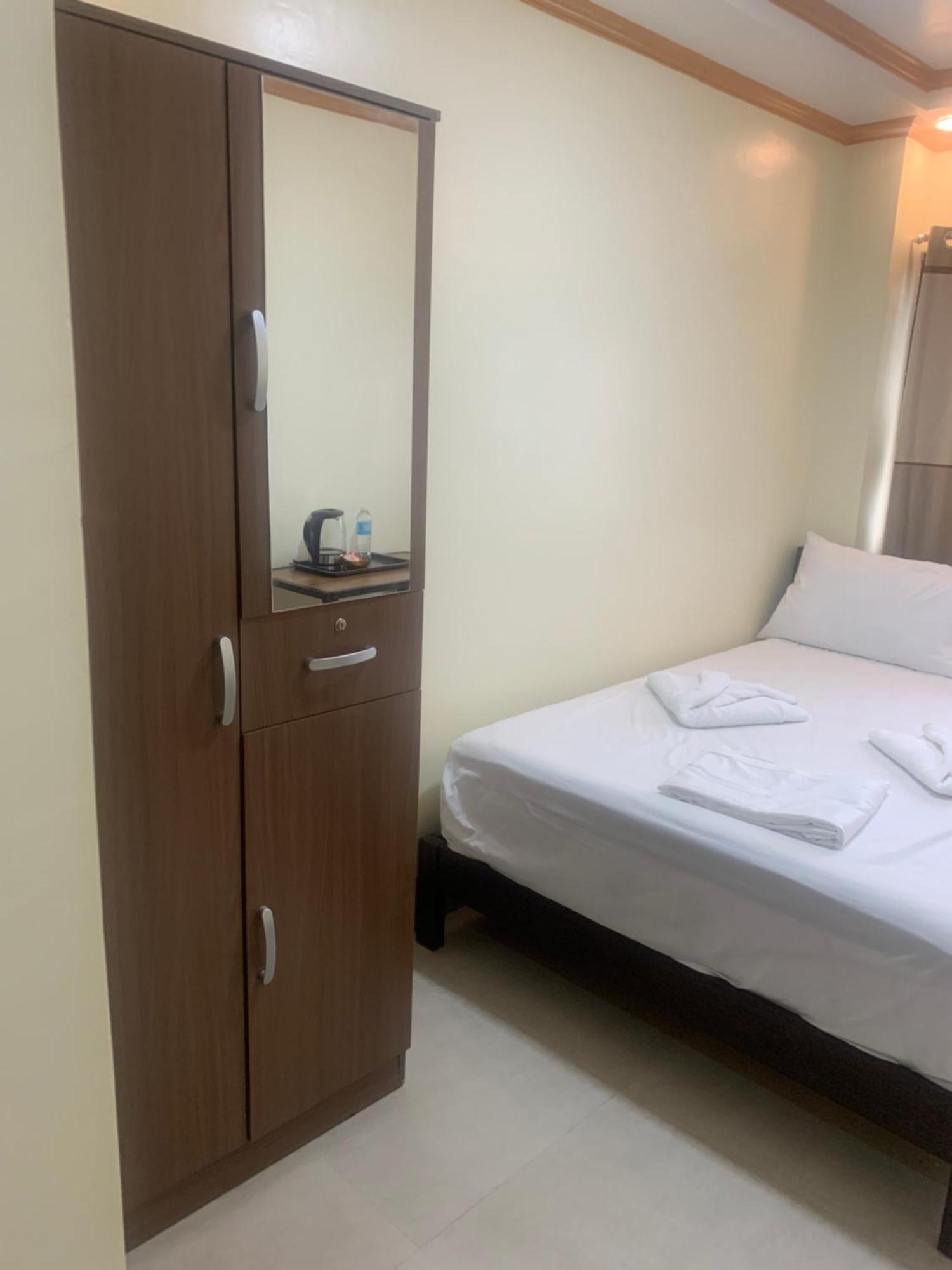 Zl Travelers Inn Batuan Zewnętrze zdjęcie
