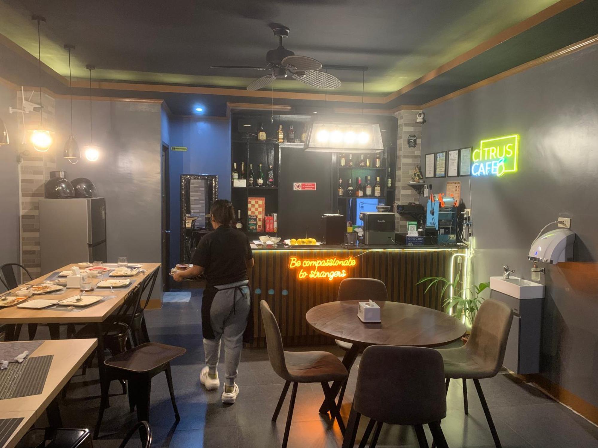 Zl Travelers Inn Batuan Zewnętrze zdjęcie
